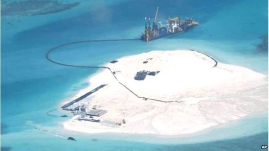 中国在其南海领域建造“沙长城”