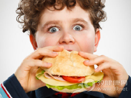 常吃快餐伤味觉 3招改善孩子饮食习惯