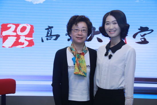 北京师范大学招生办公室主任虞立红老师（左）做客新浪