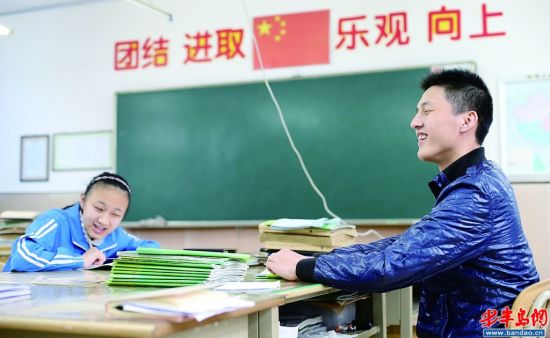 对于高考，郑荣权和金鑫决心努力拼一下，争取考出好成绩。