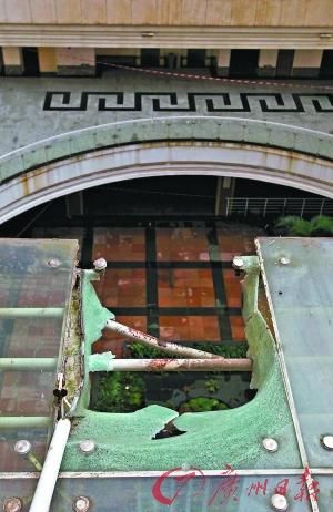 2013年，广州某高校女生跳楼自杀(资料图片)。苏俊杰 摄