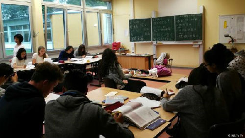 　黑尔姆霍尔茨文理高中的汉语课程（图片来源：德国之声中文网）