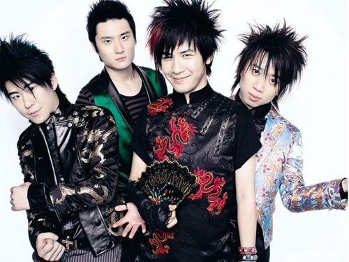 本报讯(记者朱雅清)昨天,花儿乐队"新花怒放"征集新成员活动拉开初选