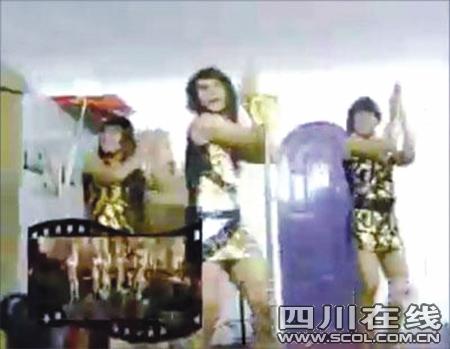 最雷人：彪形大汉女装版