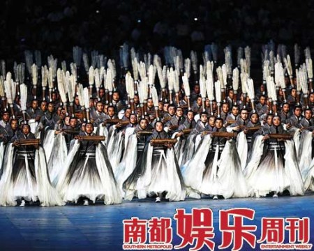 被誉为“无与伦比”的奥运开幕式给张艺谋带来了前所未有的荣誉，也在当初为其带来了难以想像的压力