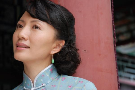 《隐形将军》全国首播 陆玲旗袍闪耀荧屏(图)