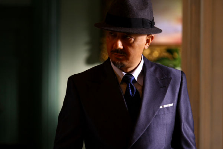 姚橹《京城四少》成富商 一颦一笑尽显熟男魅惑