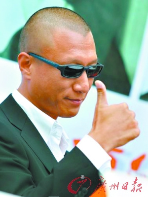 孙红雷：我一直潜伏在“国话”呢。（设计对白）