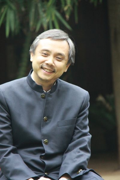 黄建新陈嘉上侯孝贤谈市场:明星身价翻3倍(图)