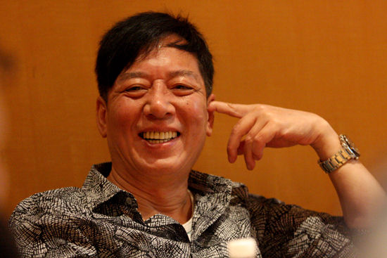 骆应钧曾经被对白搞得狼狈不堪