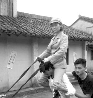 这张照片让不少人认识到了“马替”的艰辛