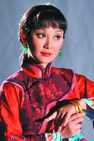 《原野》中徐帆饰演的金子