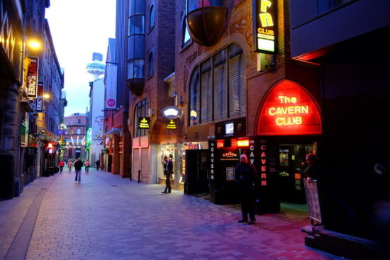 “洞穴”俱乐部是披头士创团初期表演的地方，如今是全世界音乐人心目中的圣地（摄影/杜英男）