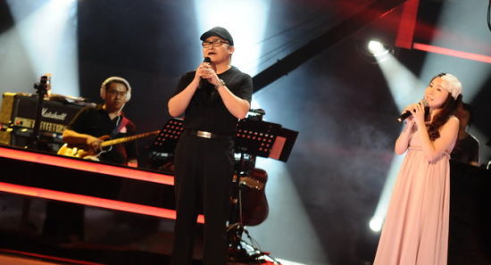 刘欢与选手合作