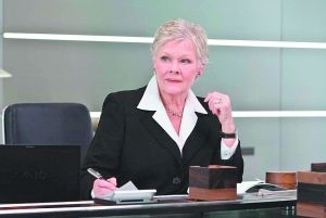 朱迪·丹奇饰演的M