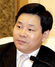 浙江新湖(控股)集团董事长黄伟 来源：新浪