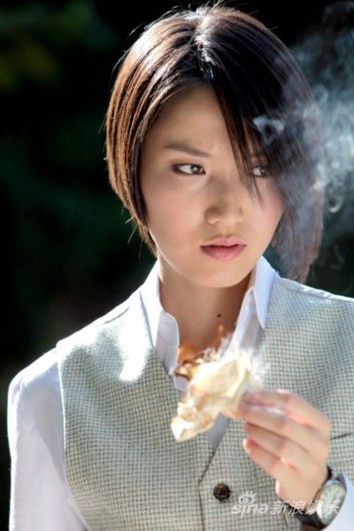 《英雄使命》热播 邹涵虹陷揪心三角恋