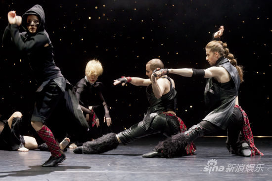 德国吉森舞蹈团《麦克白》摄影：Rolf K. Wegst