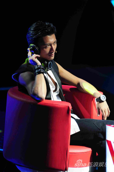 谢霆锋出任快男评委