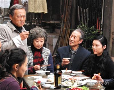 2010年,电影《团圆》中饰卢燕的大女儿(右)。