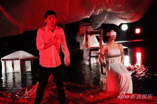 恋爱的犀牛全景水幕