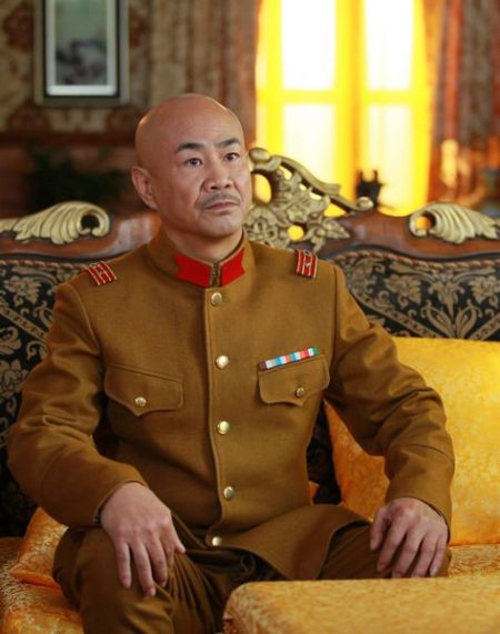 张春演“御用挂”吉冈安直