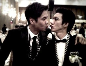 黑人与王力宏玩亲亲