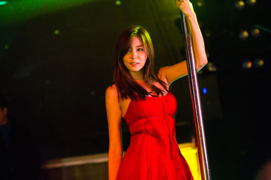 Uee 黄金彩虹 首拍秀钢管舞剧情引期待 手机新浪网