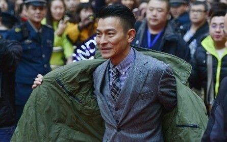 还不穿着来看风暴？！