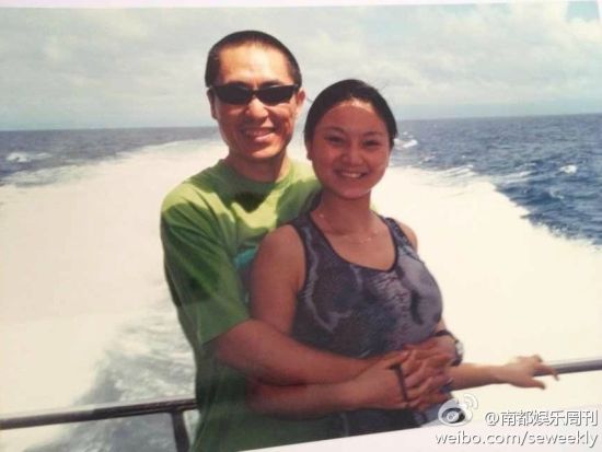 神秘爆料人曝光张艺谋与妻子陈婷私照