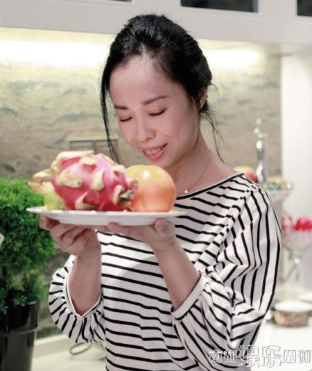 黄绮珊在访谈中透露自己家庭贤内助温柔女人的一面。