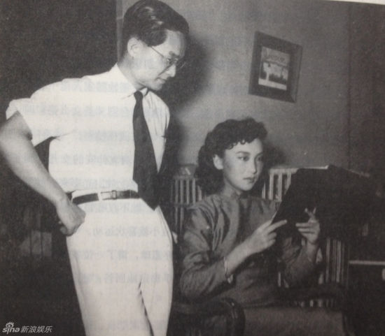 金庸与《绝代佳人》女主角夏梦在长城电影公司