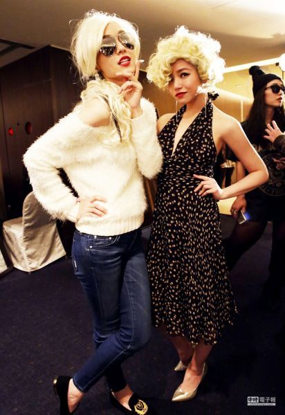 范玮琪、陈妍希PK比性感