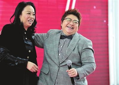 下期《最美和声》总导演韩红和导师黄绮珊