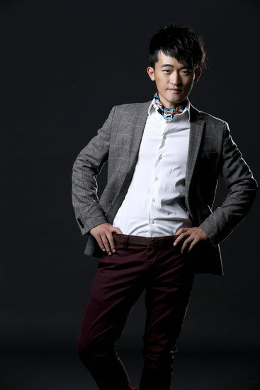 姜寒《神机妙算刘伯温》杀青 搭档何冰