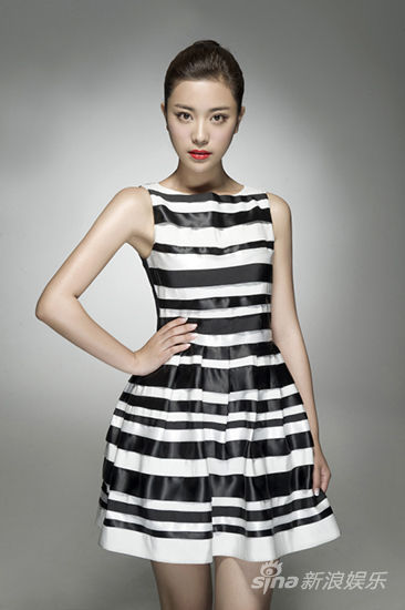 《妻子的谎言》热拍 王艺凝演绎都市丽人