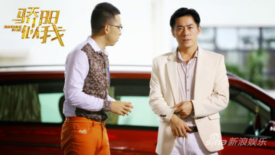 常铖白衣西装潇洒