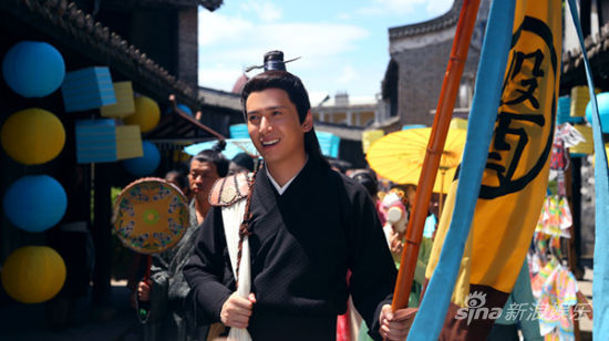 韩栋化身“万能医哥”