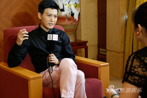 杨铮发布会现场图