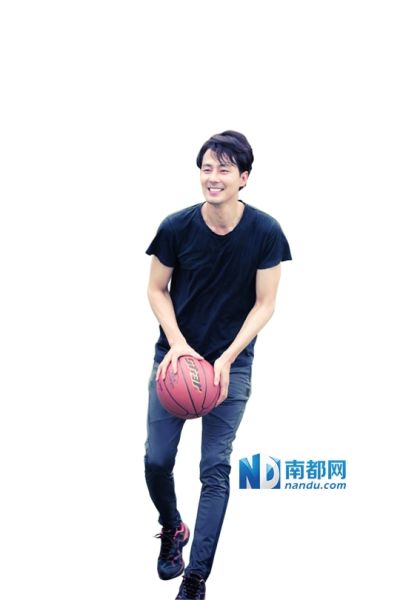 入院前最后一次笑。