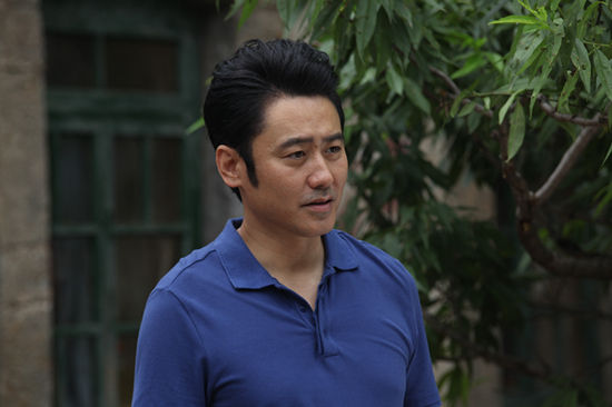 吴秀波大背头鬓角成标志特征