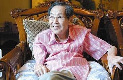 相声大师常宝霆去世李金斗赴家吊唁