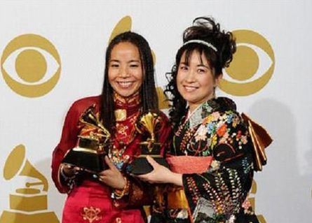 央金拉姆在格莱美领奖