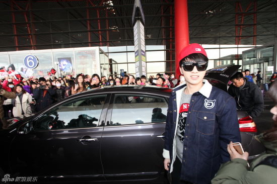 华晨宇受邀观礼格莱美，让粉丝激动不已