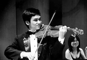 金力现为新加坡交响乐团首席小提琴演奏家
