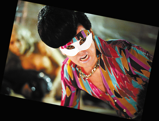 　　钟镇涛《东成西就2011》中“演自己”