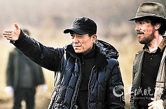 　　语言不同并没有成为张艺谋和贝尔的沟通障碍