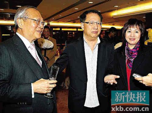 　　■梅小青刘家豪夫妇(右一右二)