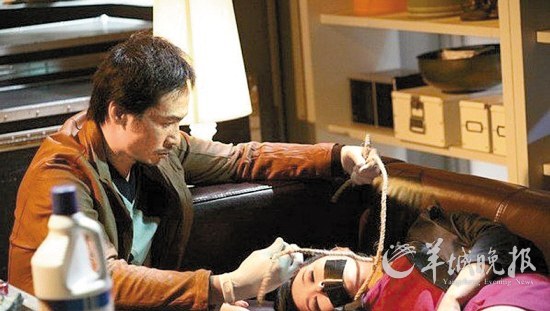 　　剧中暴力场面层出不穷