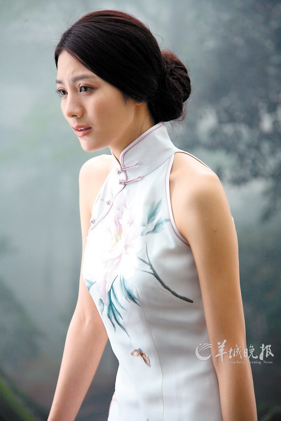 　　袁斯朗(吴亚馨饰)对邝良因爱生恨